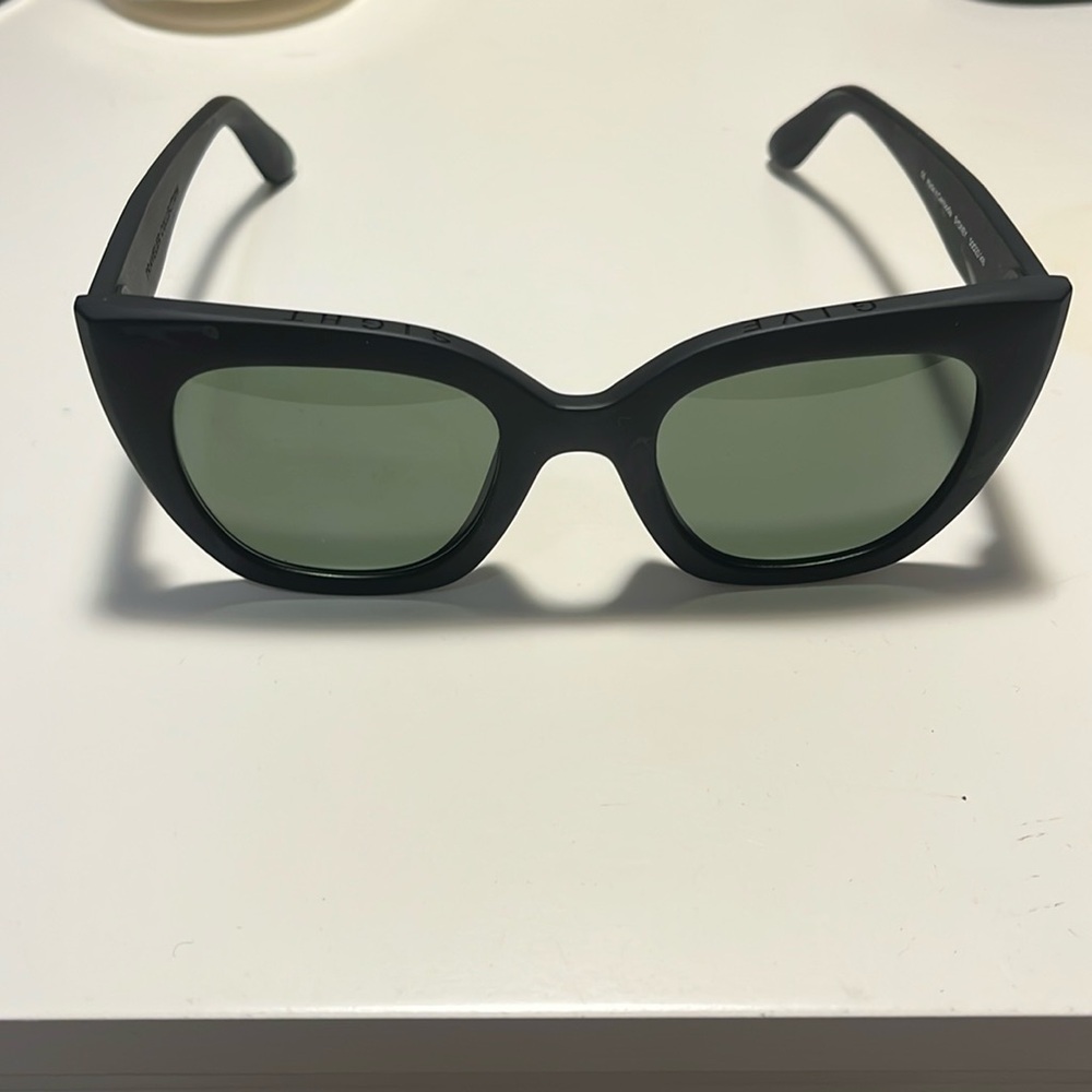 Tom’s Sunglasses